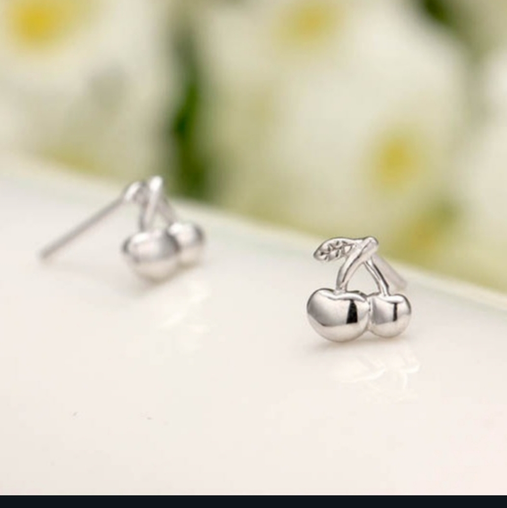 ππVery Cute Cherry stud earrings in SILVER ππ - Picture 4 of 13